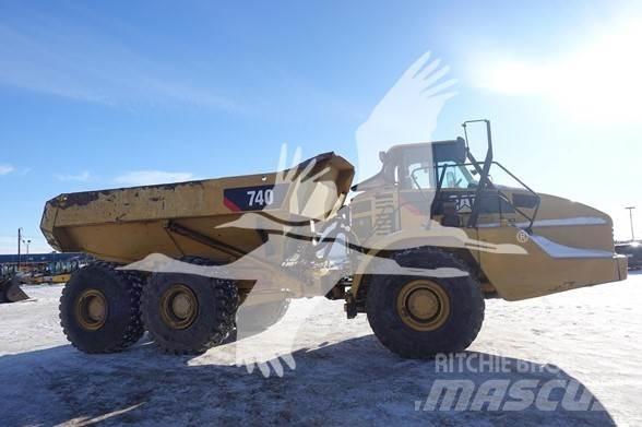 CAT 740 Шарнирно-сочленённые самосвалы