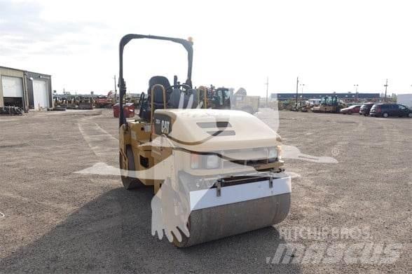 CAT CB34 Грунтовые катки