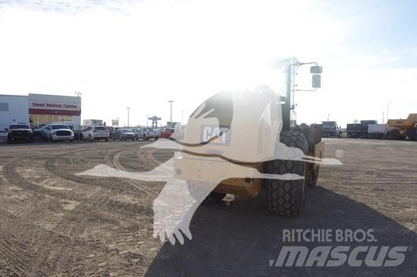 CAT CS54B Грунтовые катки