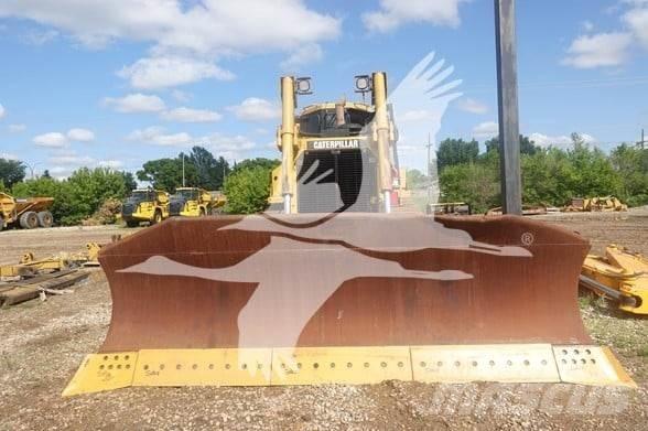 CAT D8T Гусеничные бульдозеры
