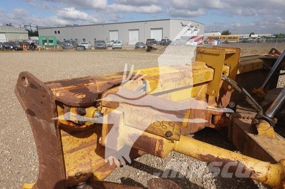 CAT D8T Гусеничные бульдозеры