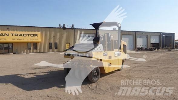 CAT PS-150C Пневматические катки
