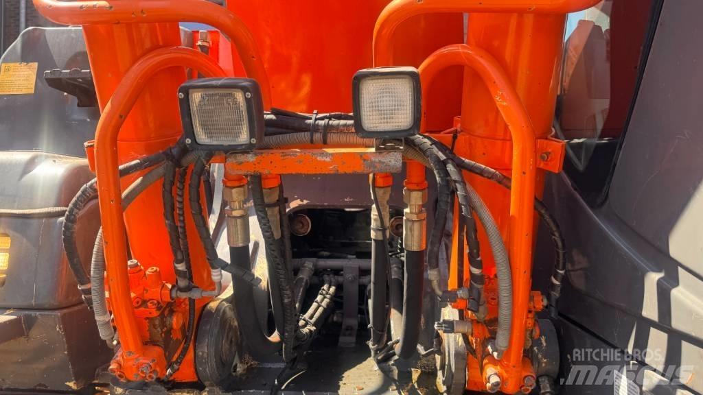 Hitachi ZX 280 LC-3 Гусеничные экскаваторы
