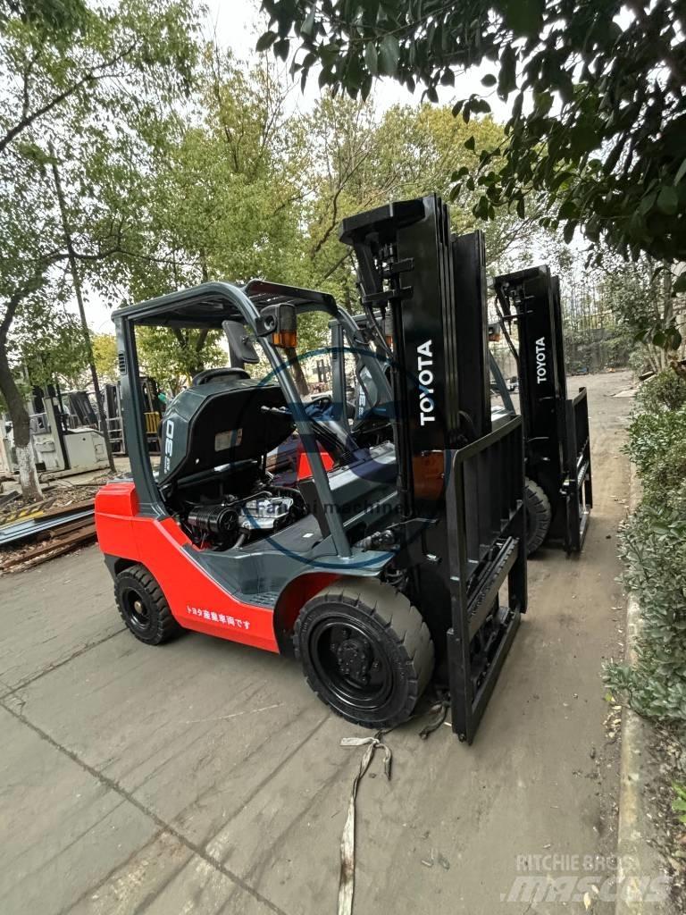 Toyota FDZN 30 Дизельные погрузчики