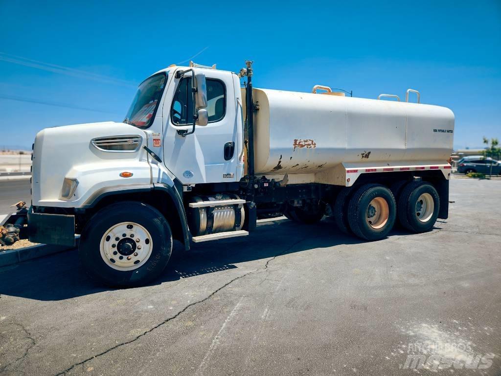 Freightliner 108 SD Поливочные машины