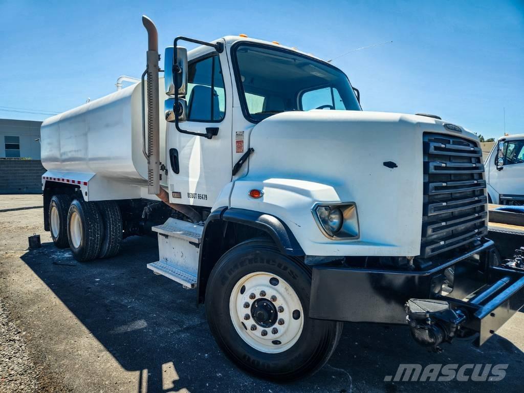 Freightliner 108 SD Поливочные машины