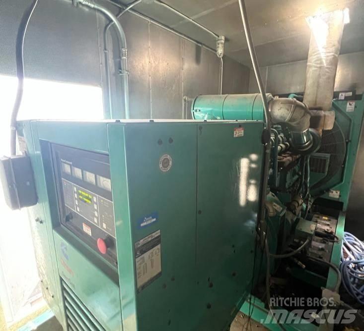 Cummins KTA19 Дизельные генераторы