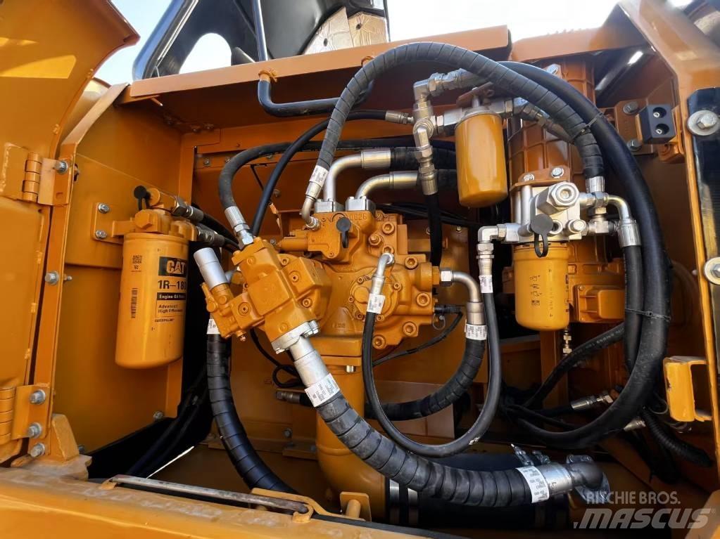 CAT CAT330D2 Малые экскаваторы 7т-12т