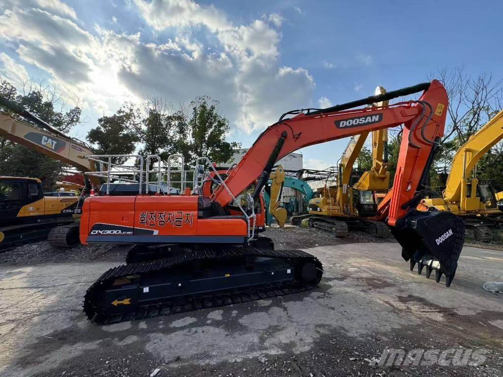 Doosan DX300 Гусеничные экскаваторы
