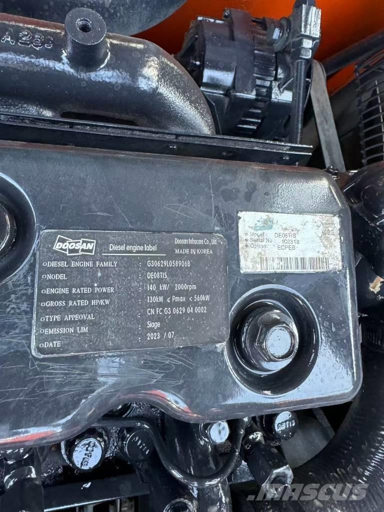 Doosan DX300 Гусеничные экскаваторы