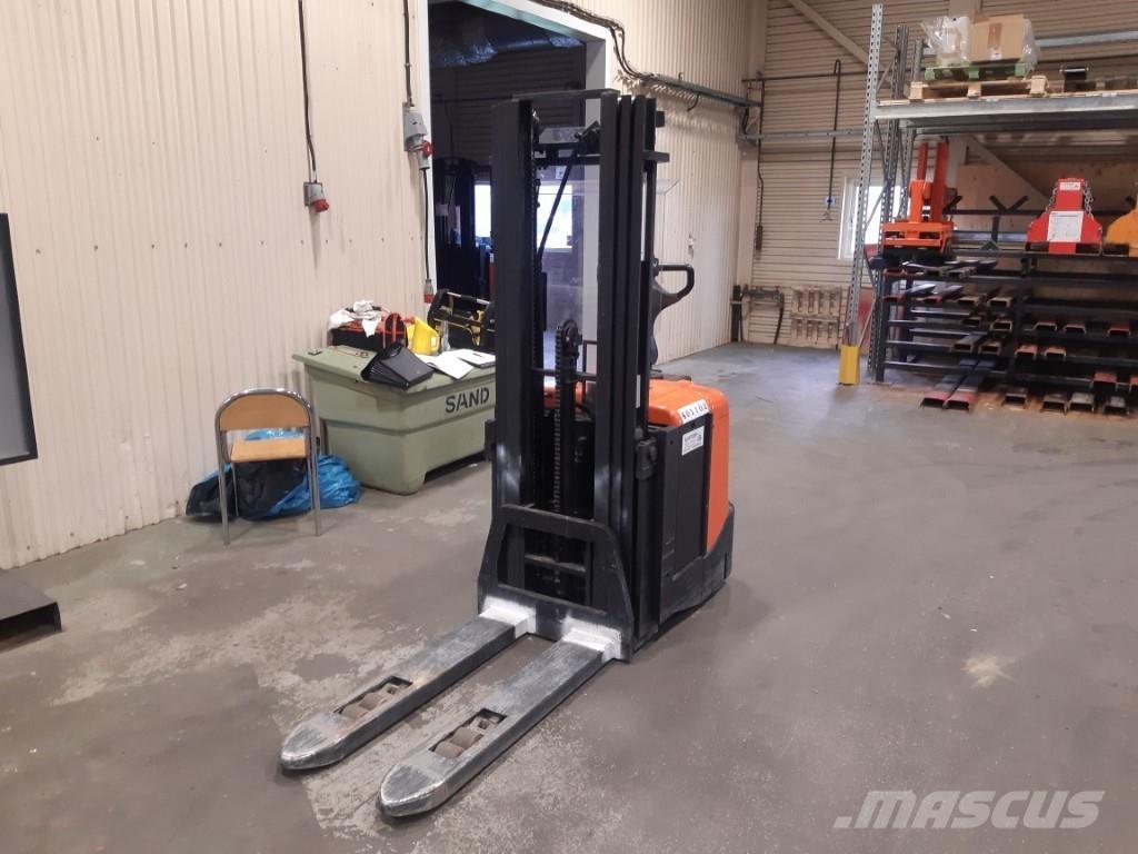 BT SPE125L Самоходные электроштабелёры