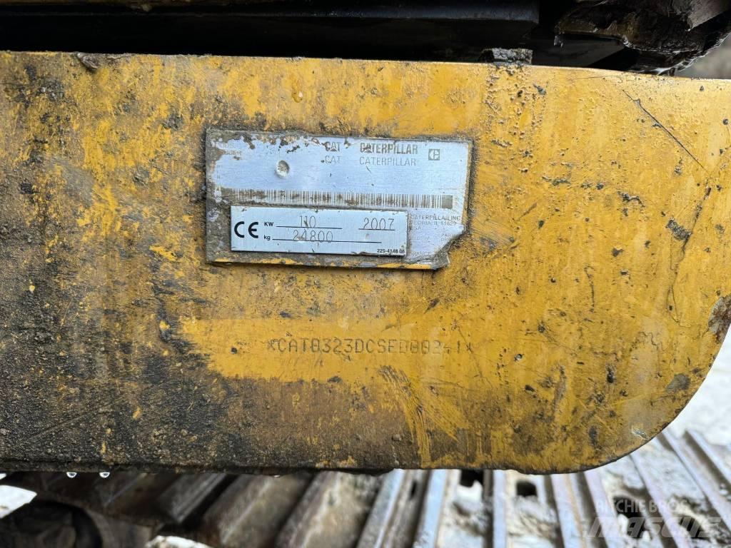 CAT 323 D Гусеничные экскаваторы