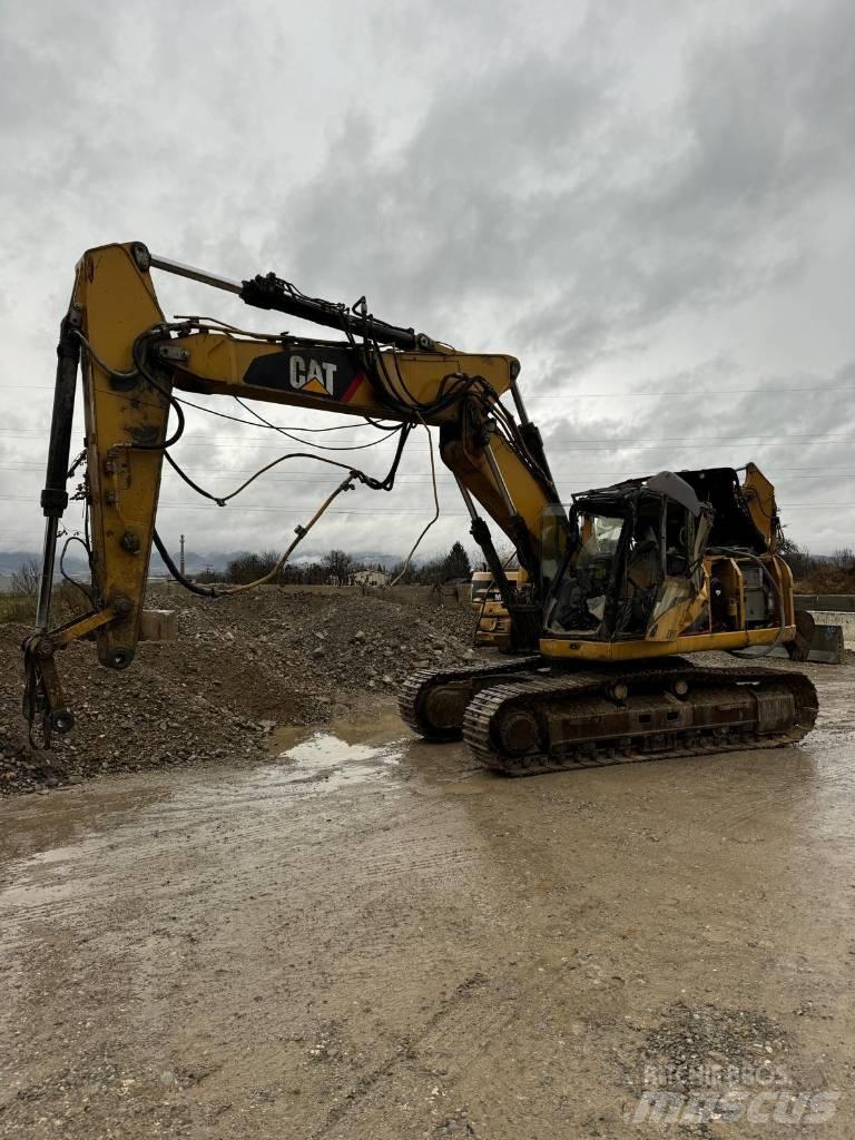 CAT 323 D Гусеничные экскаваторы