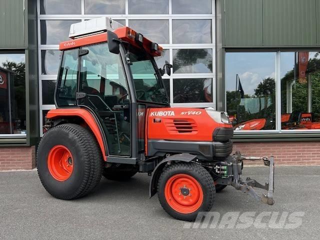 Kubota STV 40 Коммунальные тракторы