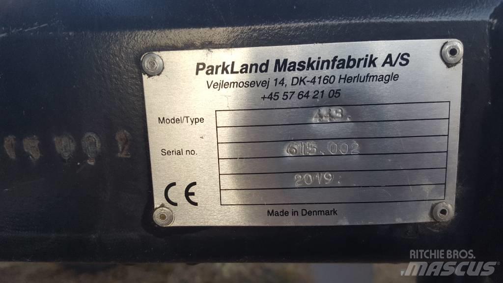 Parkland 443 Тюковые пресс-подборщики