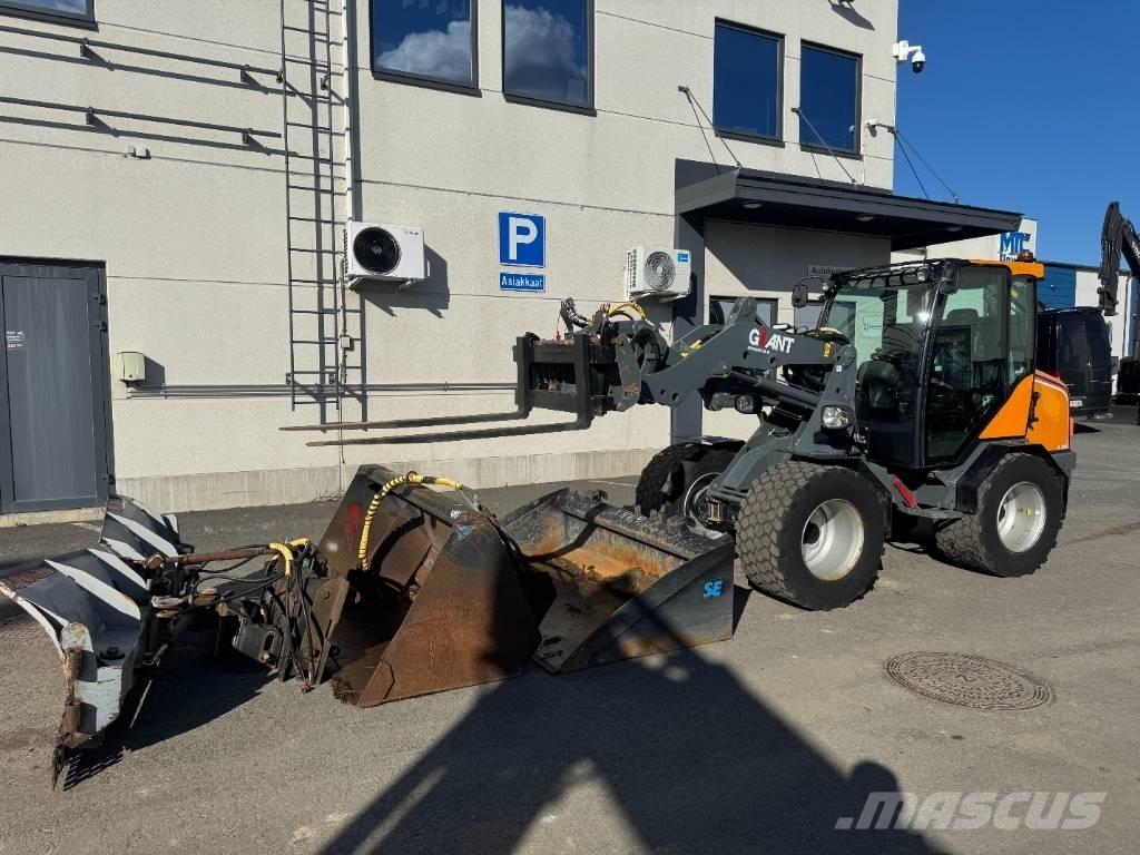 GiANT V 6004 T Малые погрузчики