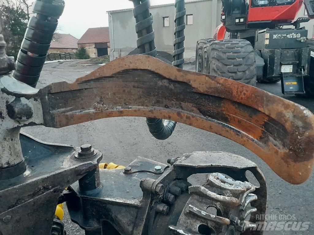 Komatsu 951 Харвестеры