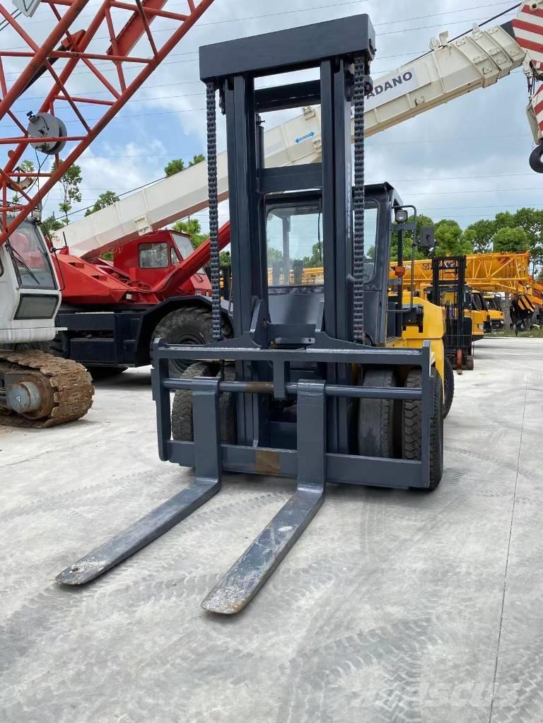 Komatsu FD 160 Дизельные погрузчики