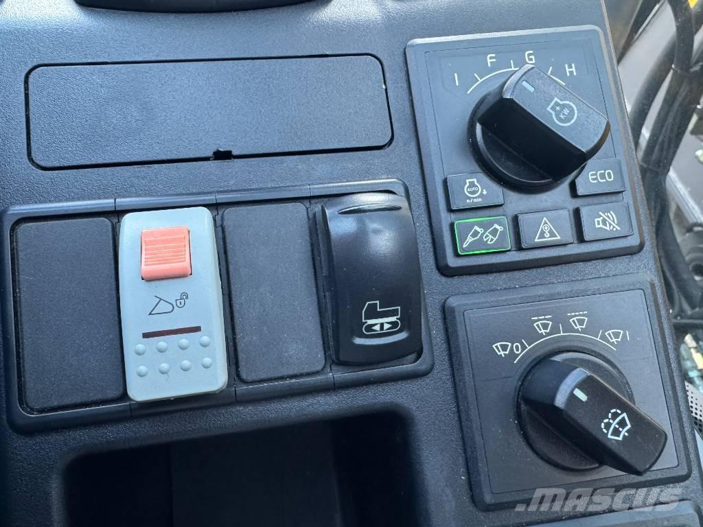 Volvo ECR 235 E Гусеничные экскаваторы