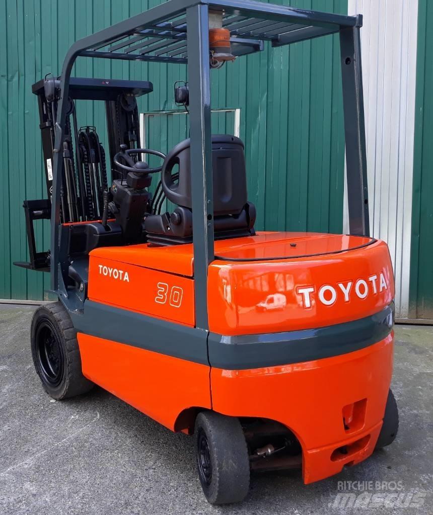 Toyota FBMF30 Электропогрузчики