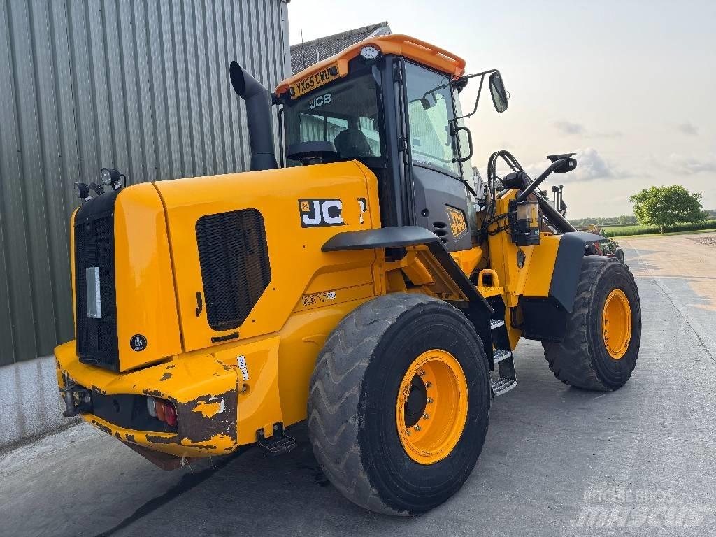 JCB 437 HT Agri Многофункциональные сельскохозяйственные погрузчики