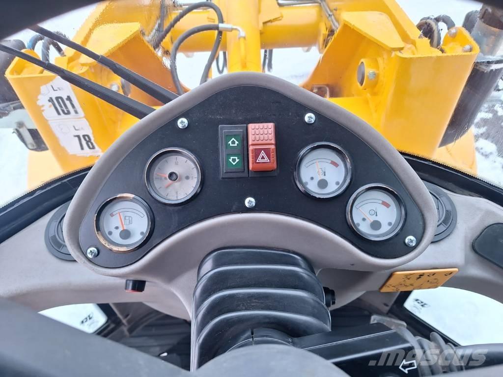 JCB 407B  MARG.VERO Фронтальные погрузчики
