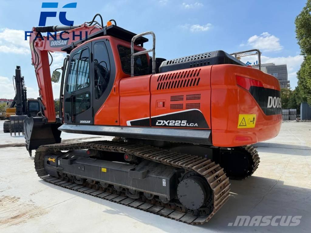 Doosan DX 225 Гусеничные экскаваторы