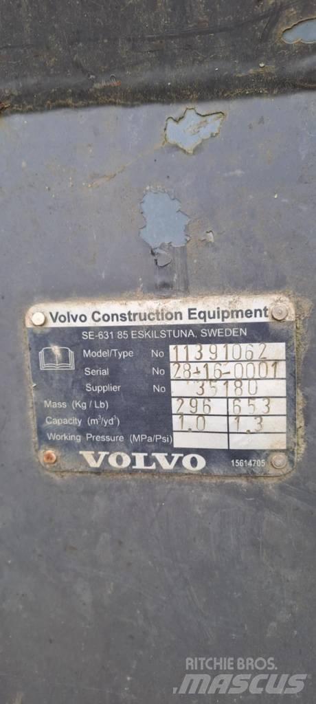 Volvo L 25 F Фронтальные погрузчики
