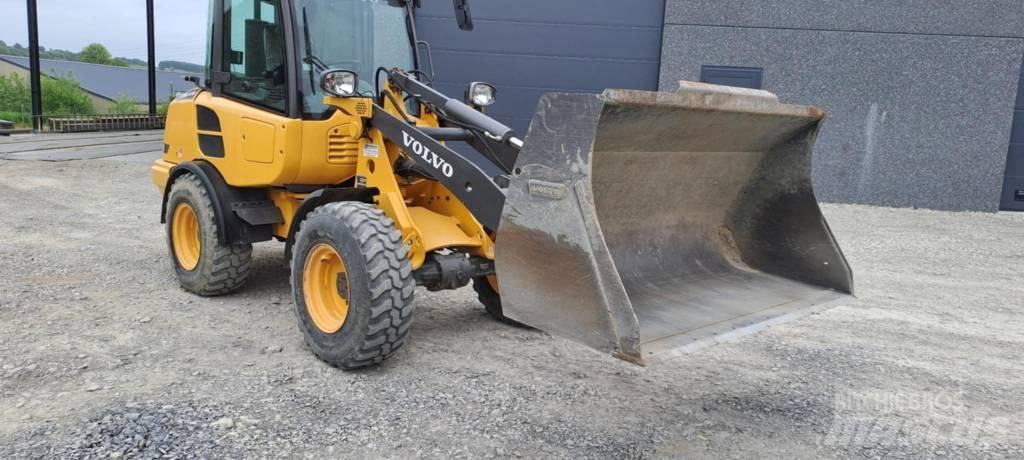 Volvo L 25 F Фронтальные погрузчики