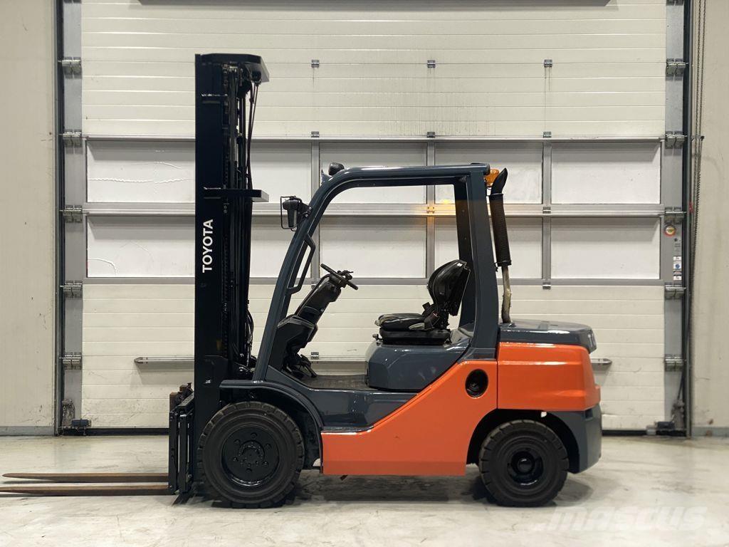 Toyota 52-8FDF30 Дизельные погрузчики