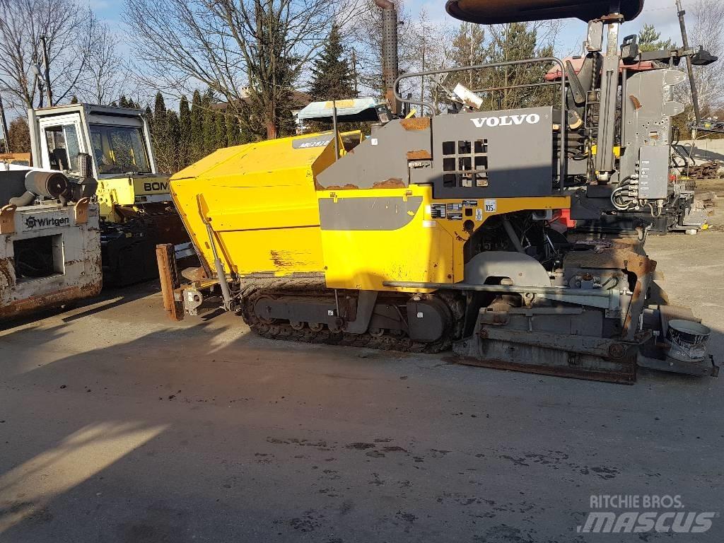 Volvo TITAN 2820 Асфальтоукладчики