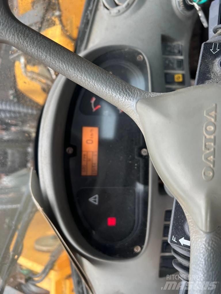 Volvo L 220 E Фронтальные погрузчики