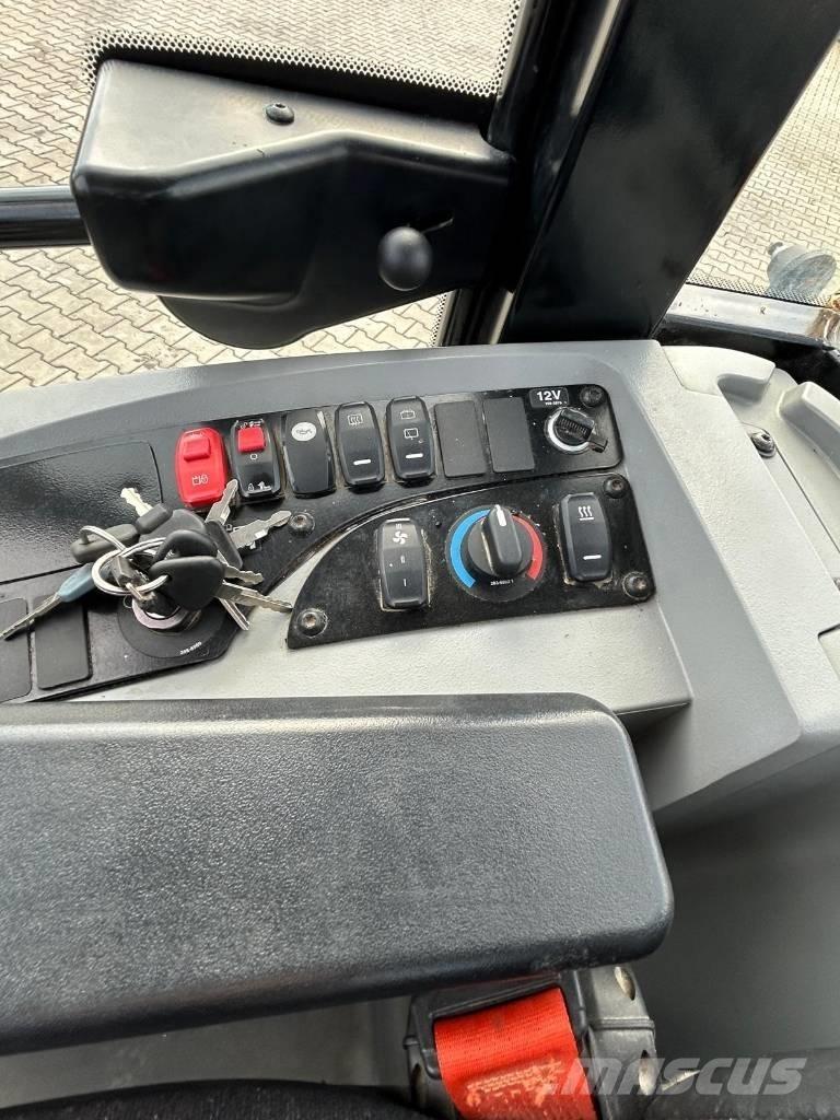 CAT 907 M Фронтальные погрузчики