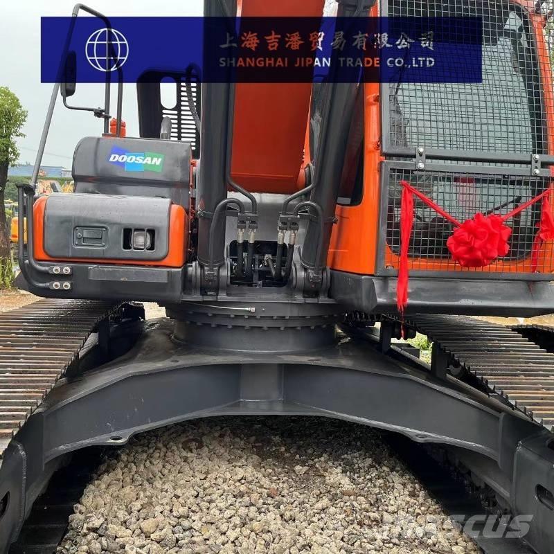 Doosan DX 225 Гусеничные экскаваторы