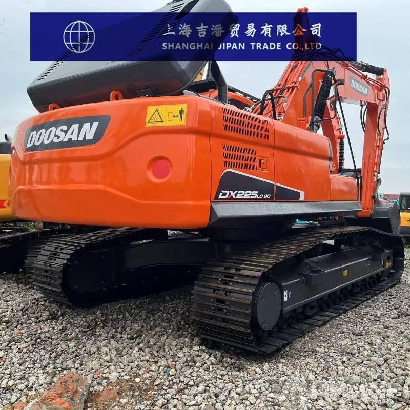 Doosan DX 225 Гусеничные экскаваторы