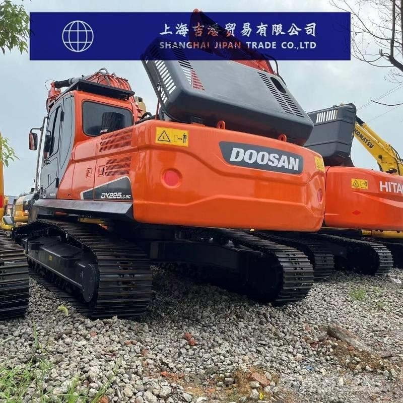 Doosan DX 225 Гусеничные экскаваторы