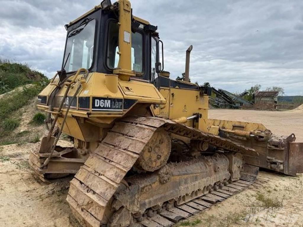 CAT D6M LGP Гусеничные бульдозеры