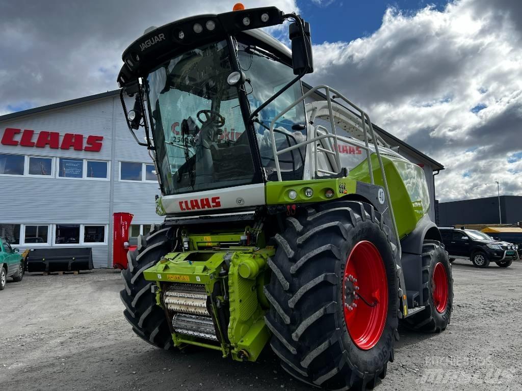 CLAAS Jaguar 950-4 Самоходные кормоуборочные комбайны