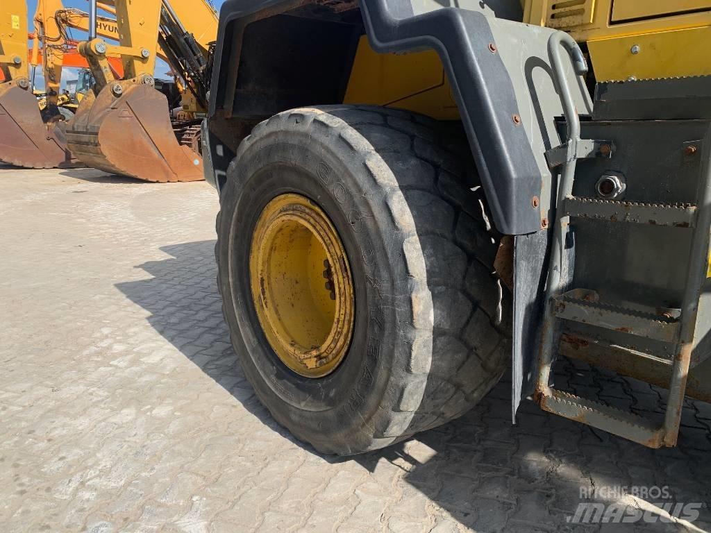 Komatsu WA 320-5H Фронтальные погрузчики
