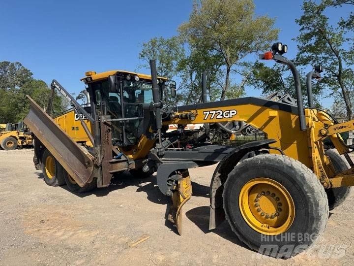 John Deere 772GP Грейдеры