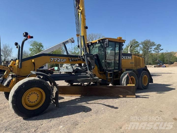 John Deere 772GP Грейдеры