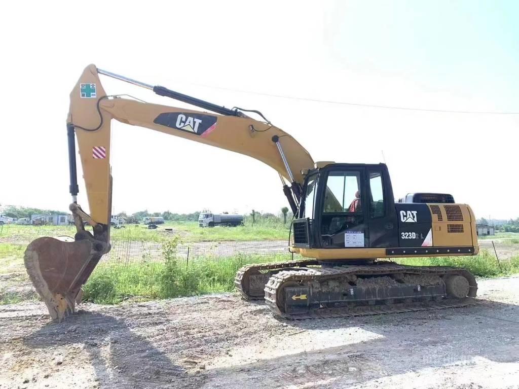 CAT 323D Гусеничные экскаваторы