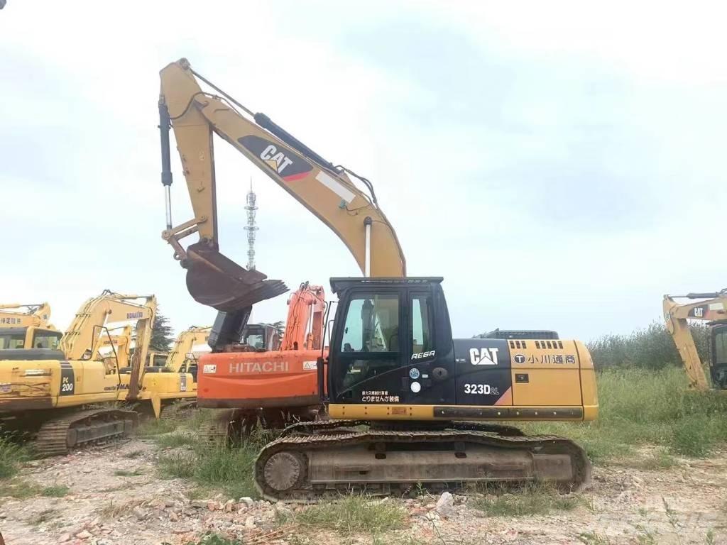 CAT 323D Гусеничные экскаваторы