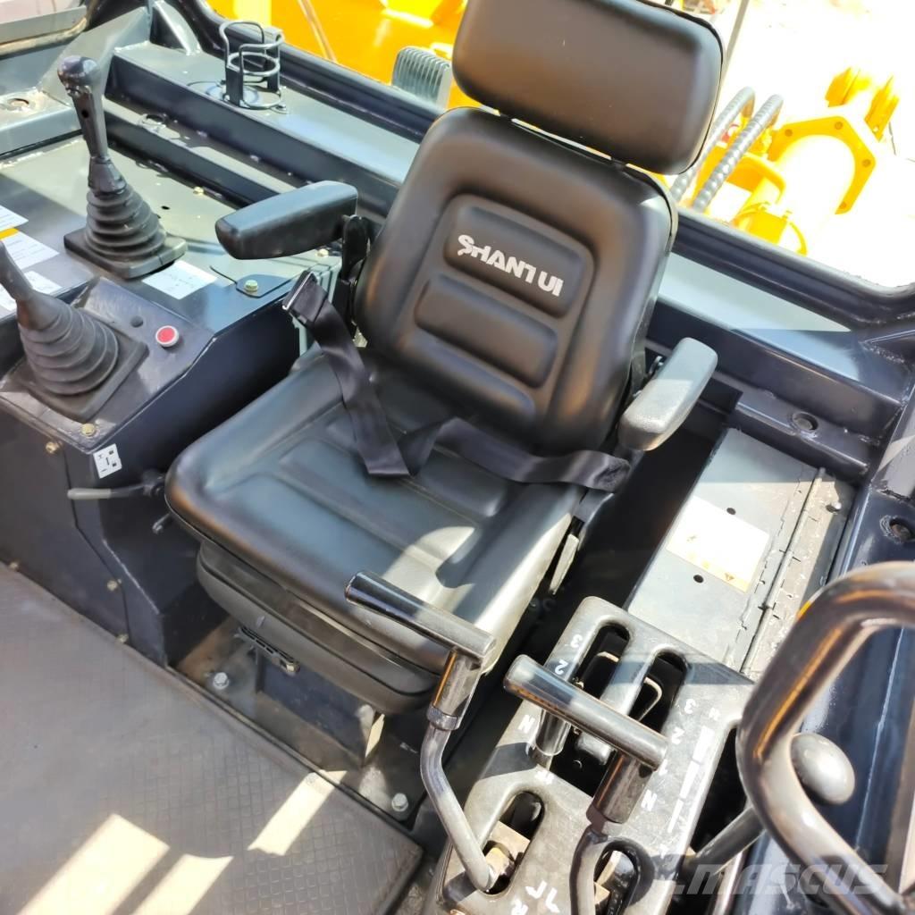 Shantui SD 32 Гусеничные бульдозеры