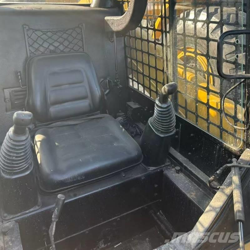 CAT 226 Мини-погрузчики