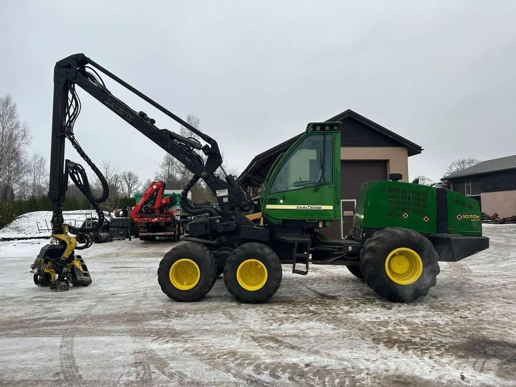 John Deere 1070 D Харвестеры