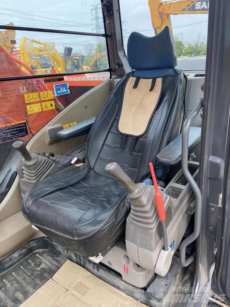 Hitachi ZX 240 Гусеничные экскаваторы