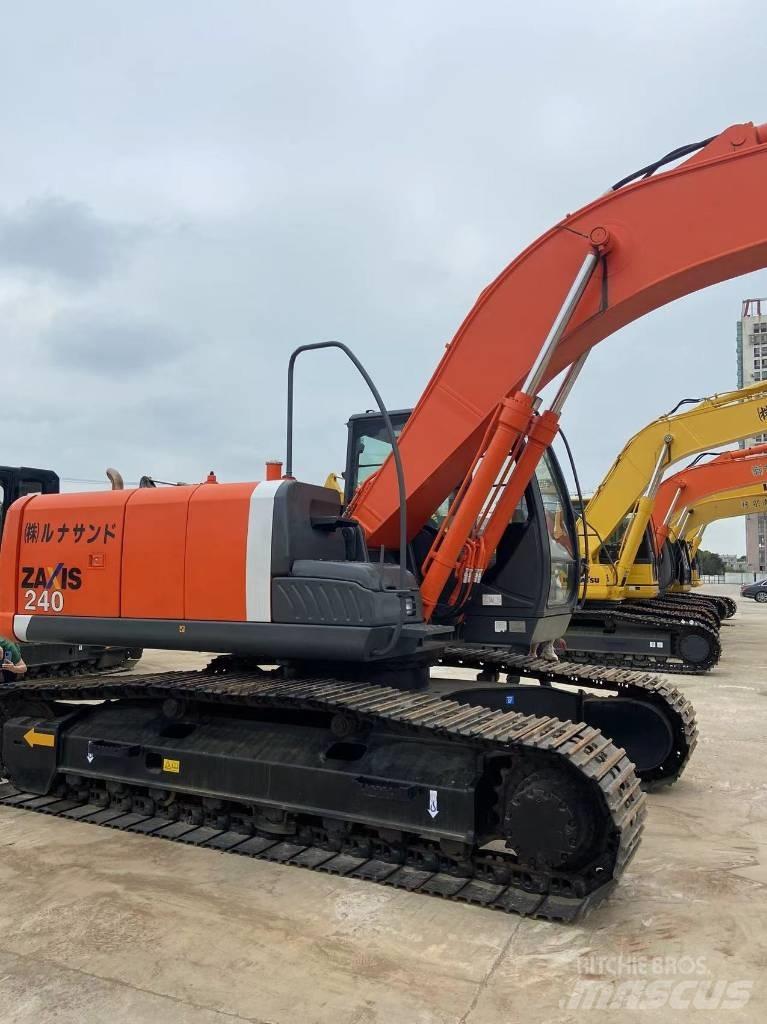Hitachi ZX 240 Гусеничные экскаваторы