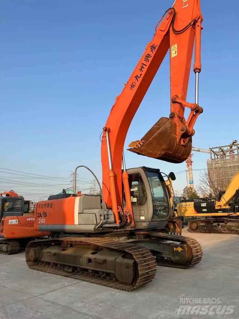 Hitachi ZX 240 Гусеничные экскаваторы