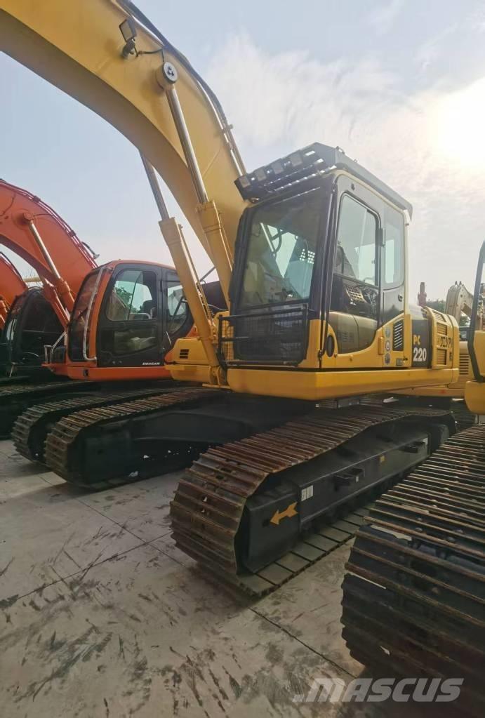 Komatsu PC 220-8 Гусеничные экскаваторы